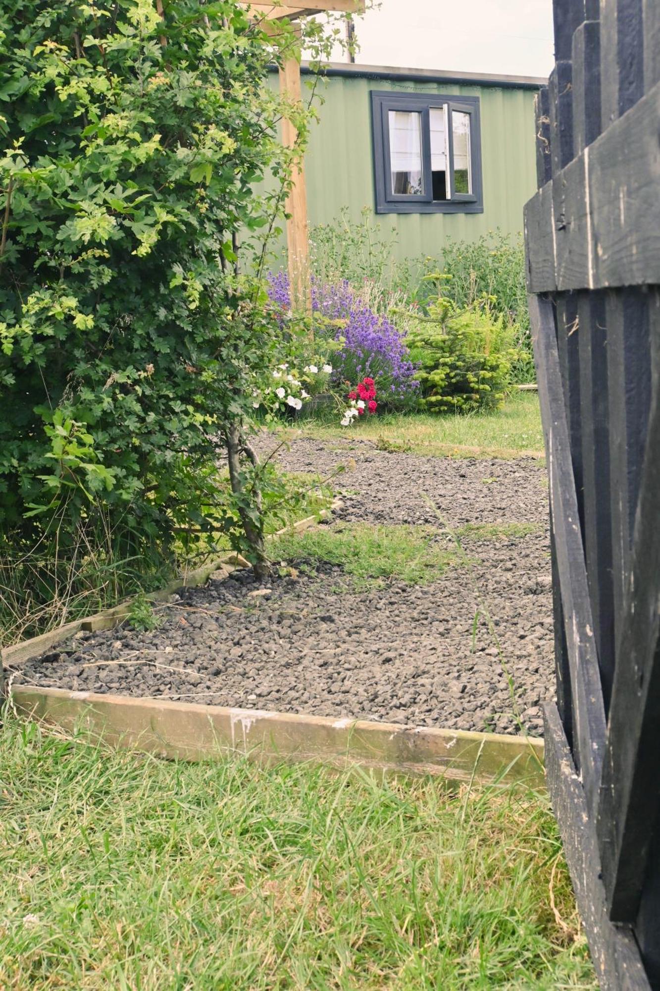 Sweet Pea Cabin Badsey エクステリア 写真